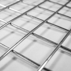 Сетка сварная нержавеющая квадратная в картах 12Х18Н9 20х20х2 мм ТУ 1276-001-38279335-2012